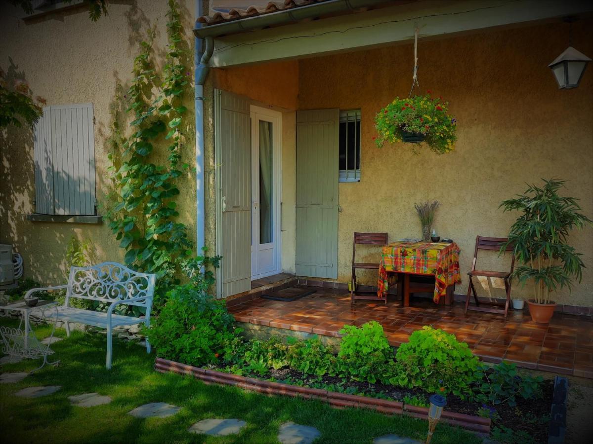 La Maison Du Chemin Des Prairies Morieres-les-Avignon Exteriér fotografie